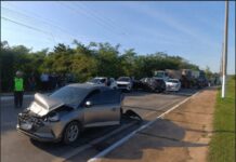 Engavetamento entre moto e seis carros deixa dois feridos em Várzea Grande